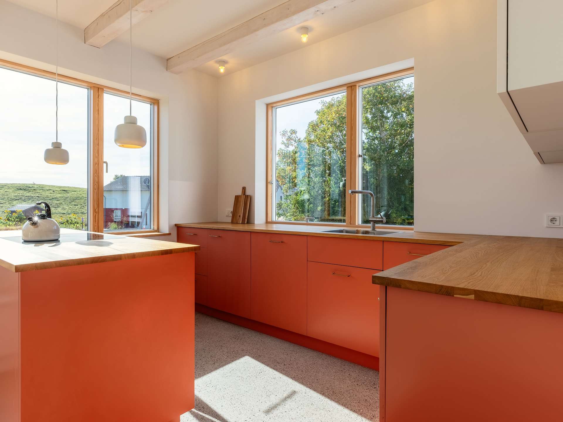 Die Küche in Orange