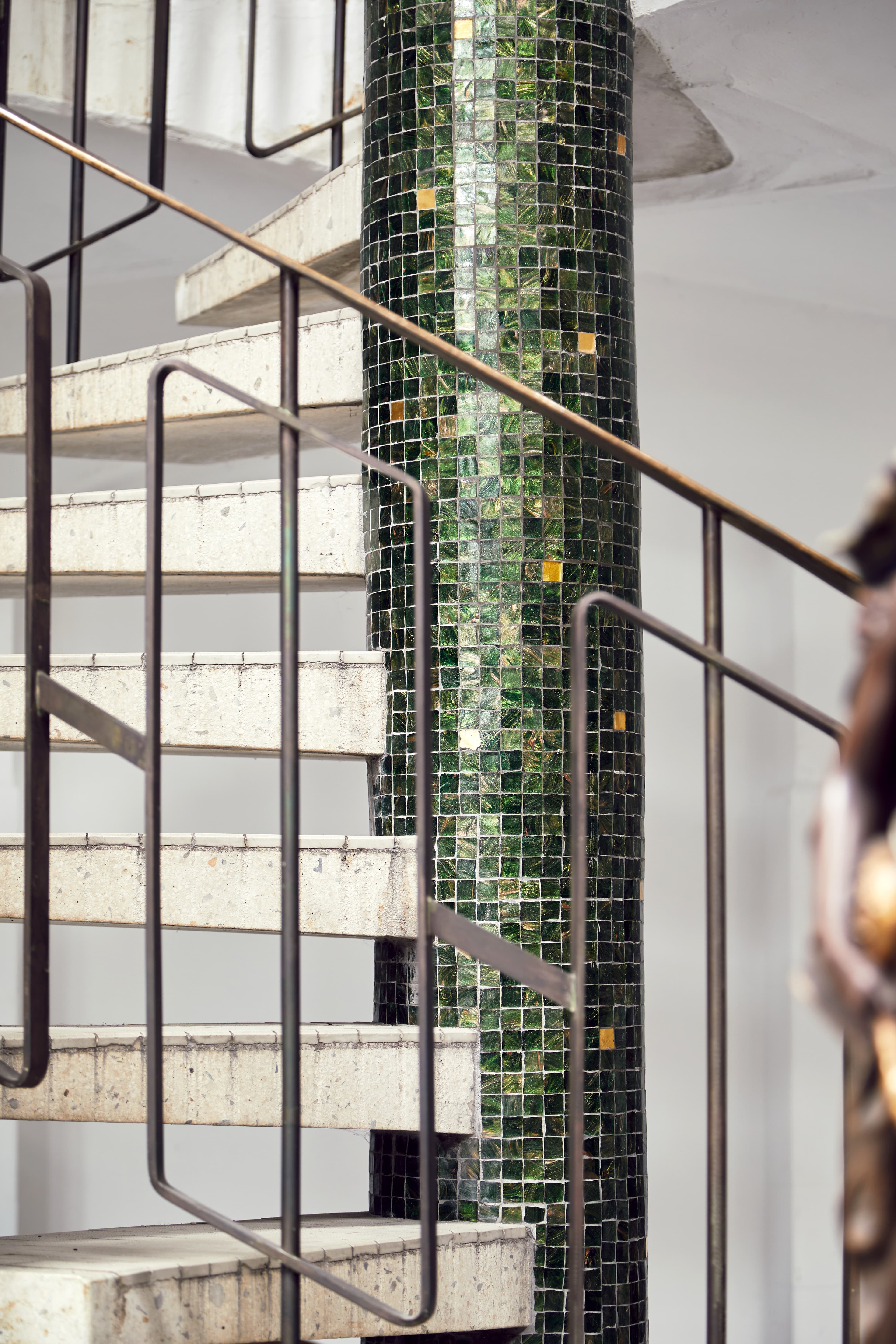 Eine Spindeltreppe im Stil der 1920er-Jahre